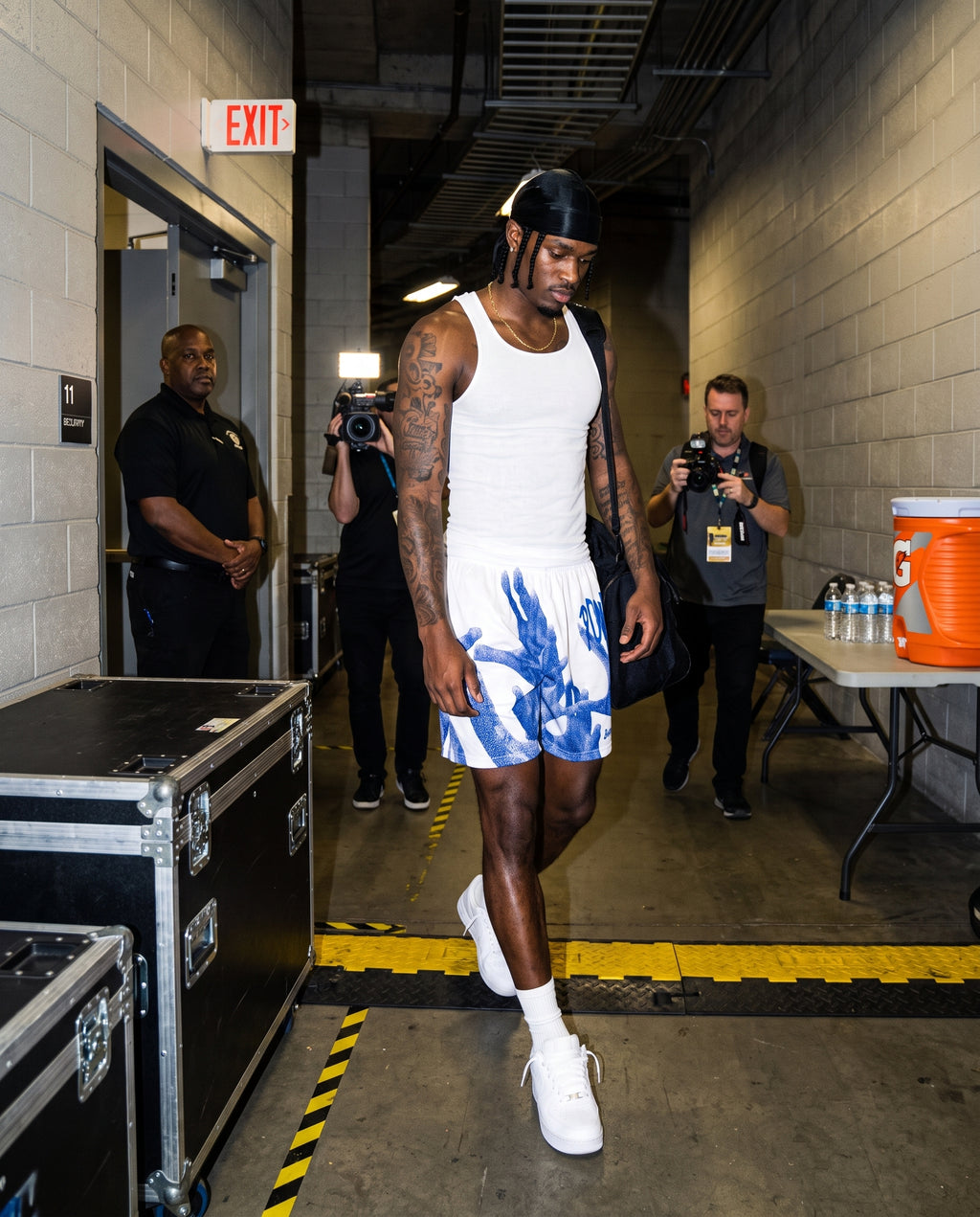 Power Handz shorts, white, tunnel, side angle