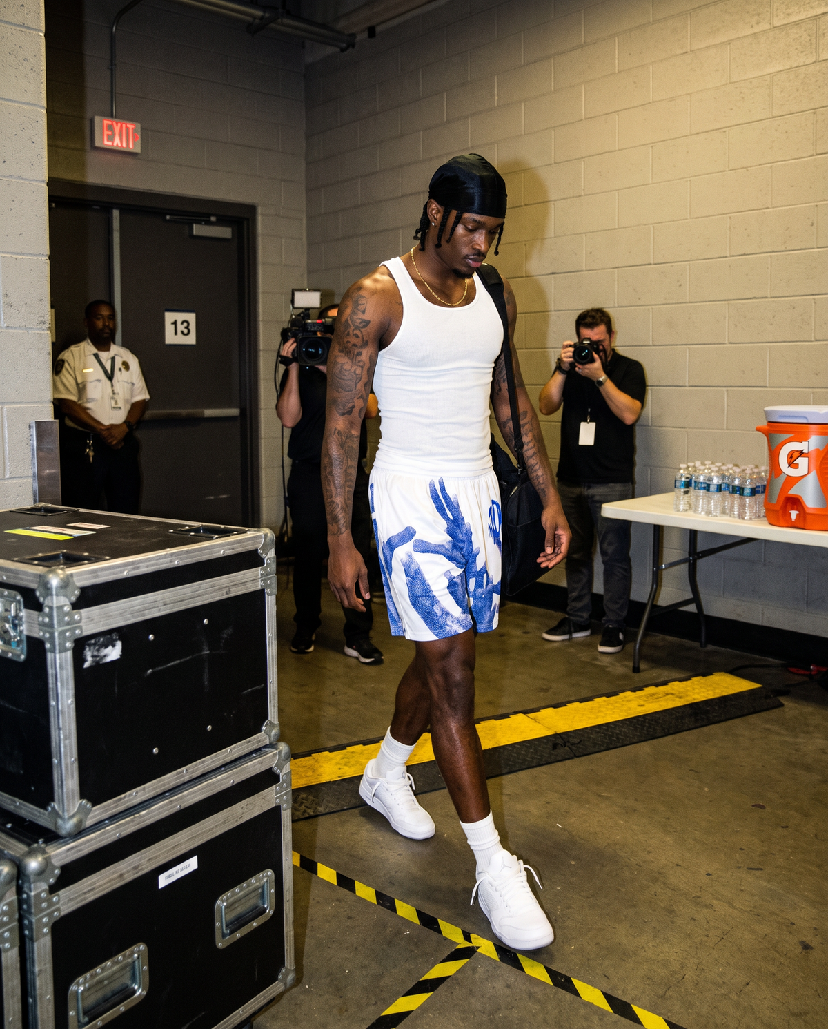 Power Handz shorts, white, tunnel, side angle two
